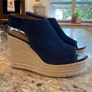 Beautiful navy suede Aerosoles “Hillside” wedges size 9.5